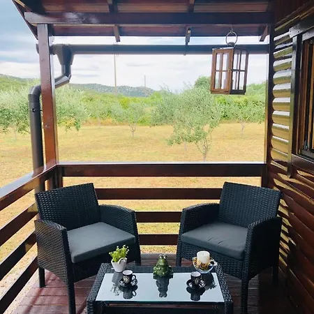 Сasa de vacaciones Robinson House Orkula In The Heart Of Olive's Yard *