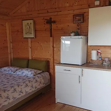 Сasa de vacaciones Robinson House Orkula In The Heart Of Olive's Yard Puticanje