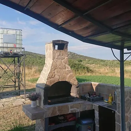 Robinson House Orkula In The Heart Of Olive's Yard Сasa de vacaciones *